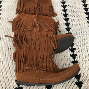 Minnetonka fringe moccasin boots